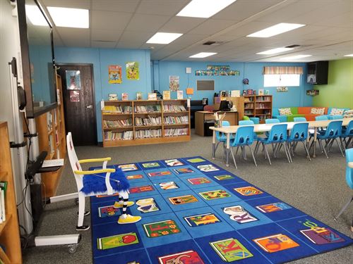 Lincoln Elementary School - School Library